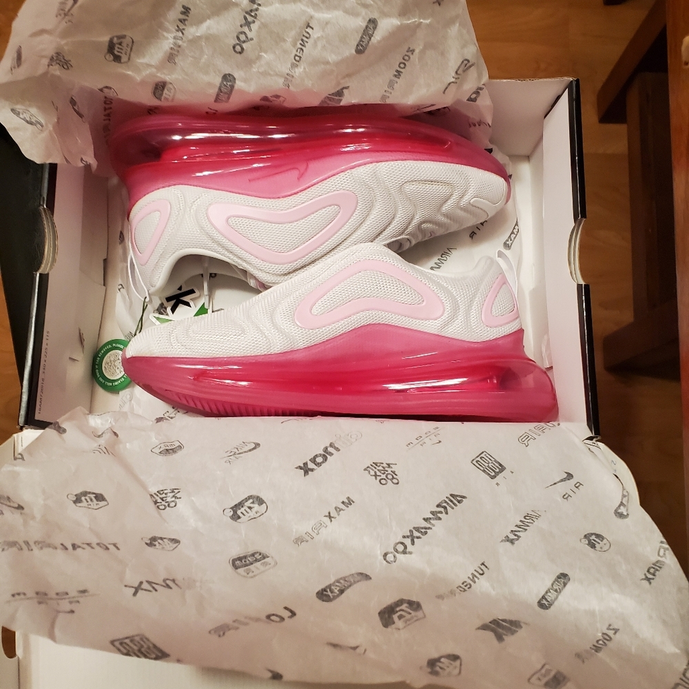 Women's Nike air max 720